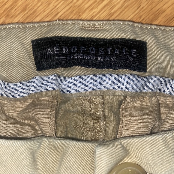 aero khaki shorts - Picture 2 of 3